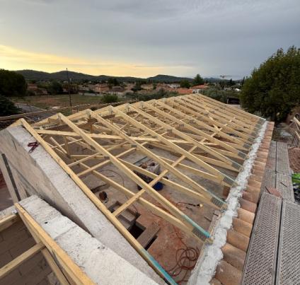 Pose d'une nouvelle charpente en fermettes 
